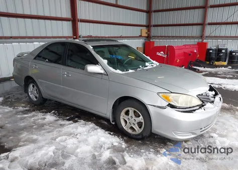 2003 Toyota Camry Le z USA, uszkodzony, nr VIN 4T1BE32K43U222558